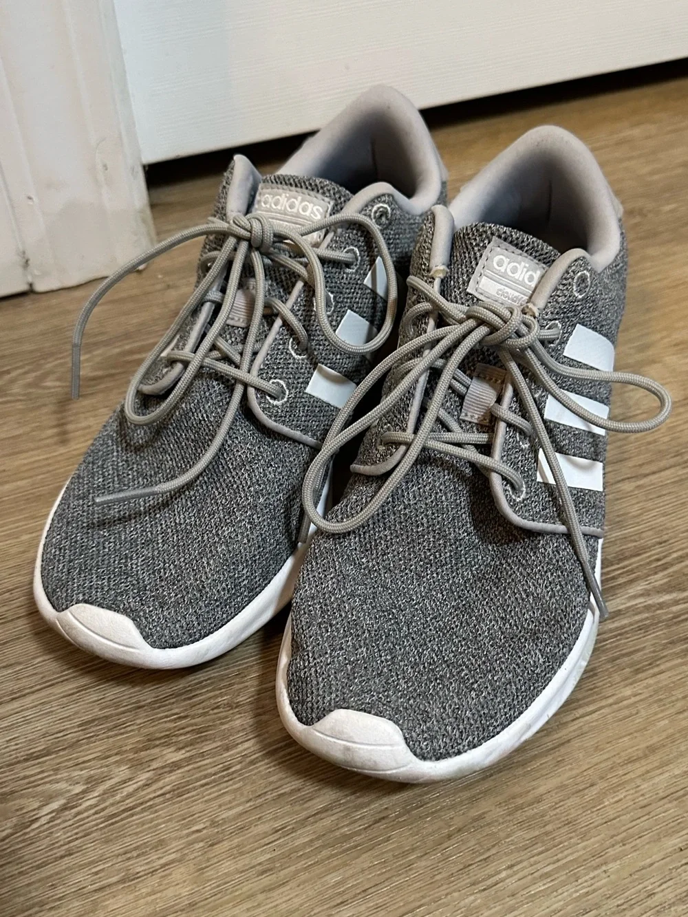 Adidas Cloudfoam Women’s Size 9 Gray White Running Sneakers